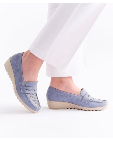 Cushion-walk Cut-out Detail Loafer 