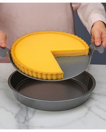 Baking Pan With Loose Lift-Out Base