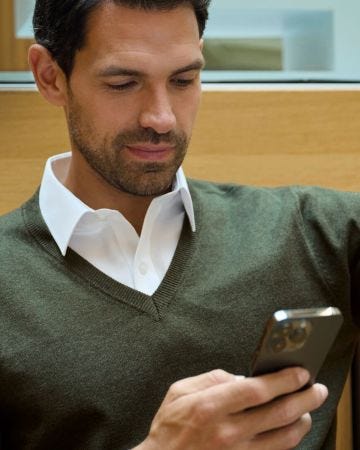 Brook Taverner Berlin V Neck Jumper