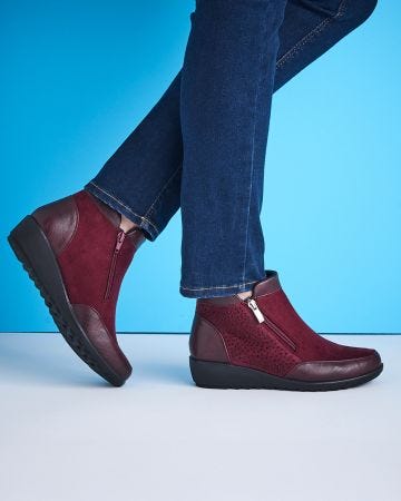 Cushion-walk Diamanté Detail Boots 
