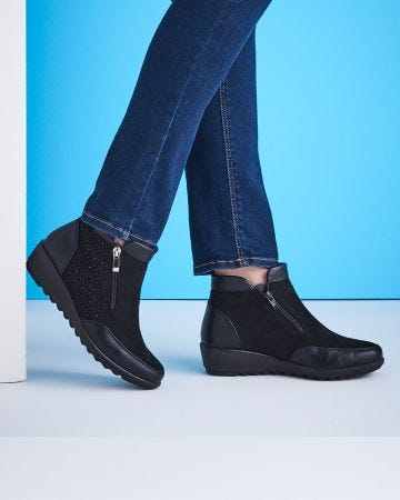 Cushion-walk Diamanté Detail Boots