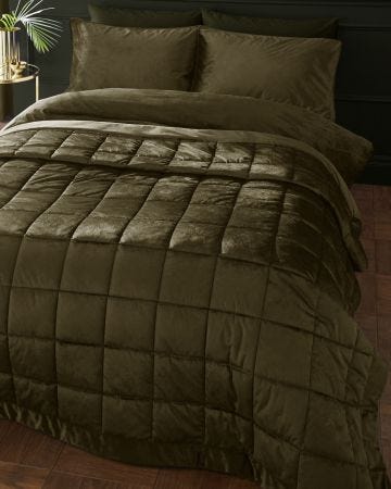 Catherine Lansfield Kingsley Matt Velvet 220x220 Bedspread 