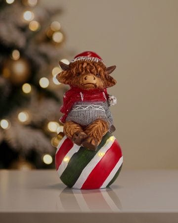 Highland Cow with LED Lights