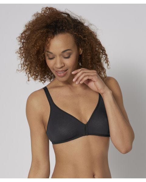 Triumph Bra, Women's Fashion, New Undergarments & Loungewear on