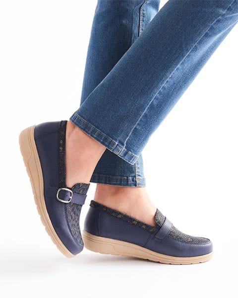 Leather buckle detail moccasin