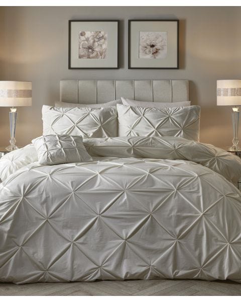 Mira Duvet Set