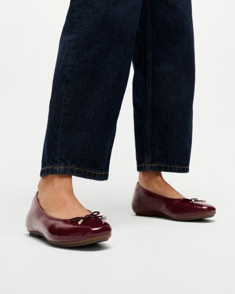 FitFlop Delicato Bow Textured Leather Ballet Flats