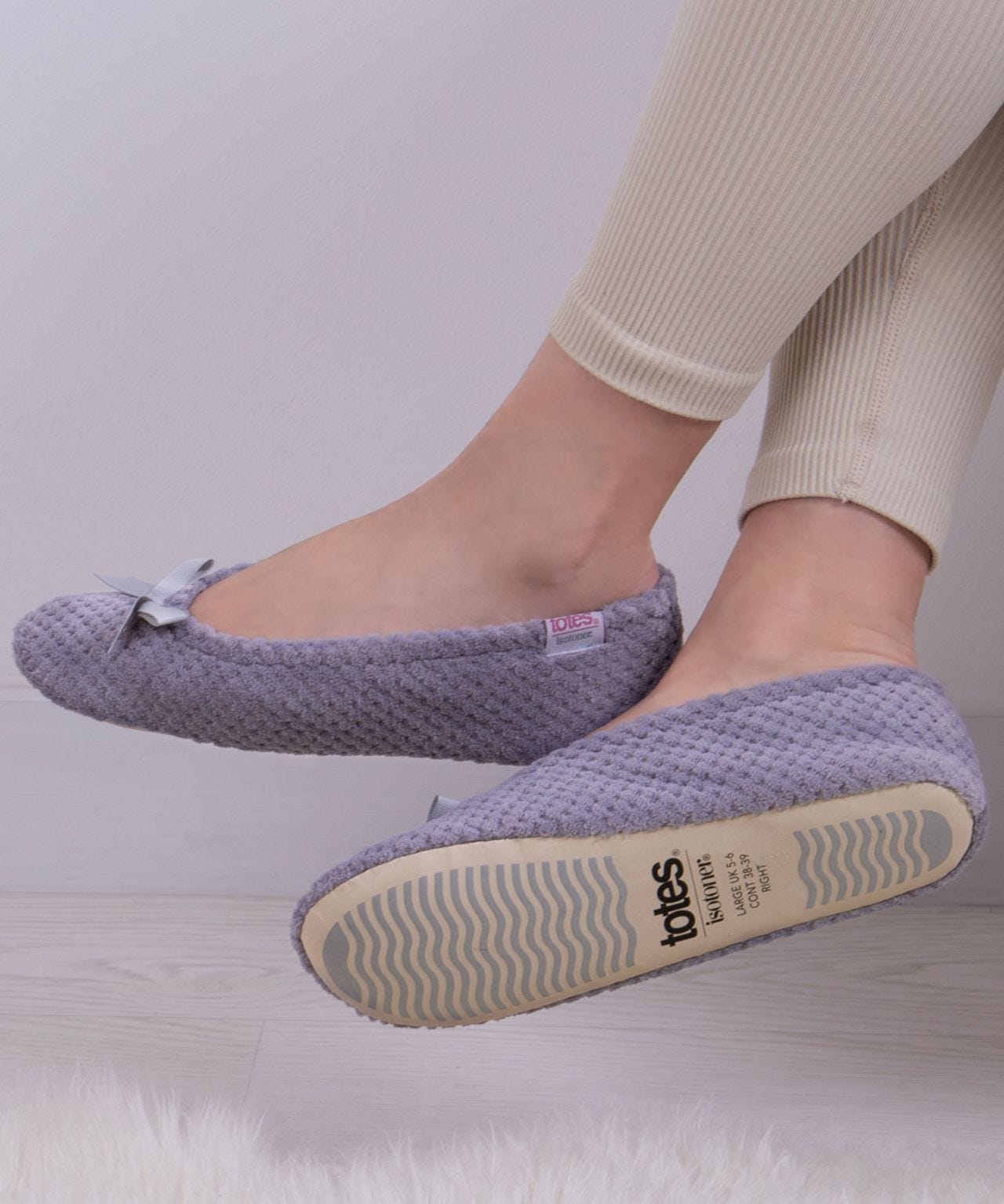 Totes Isotoner® Ladies Popcorn Ballet Slippers Indoor Ballerina