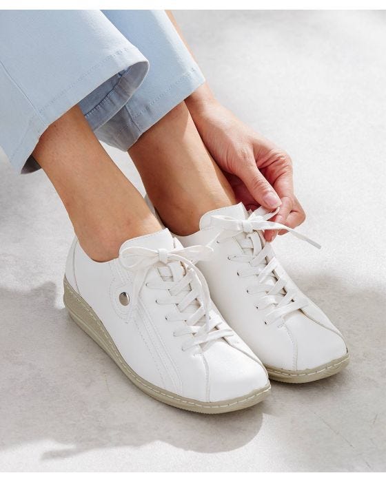 Lace up Shoe