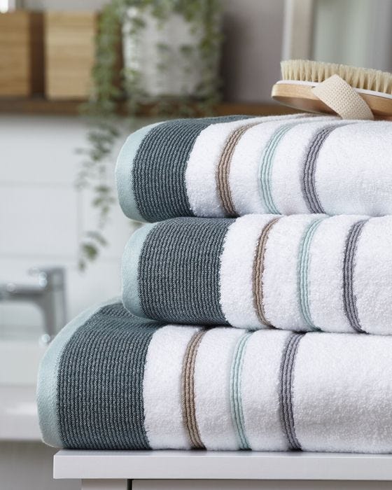 Portland Stripe Towel - None - Damart.co.uk