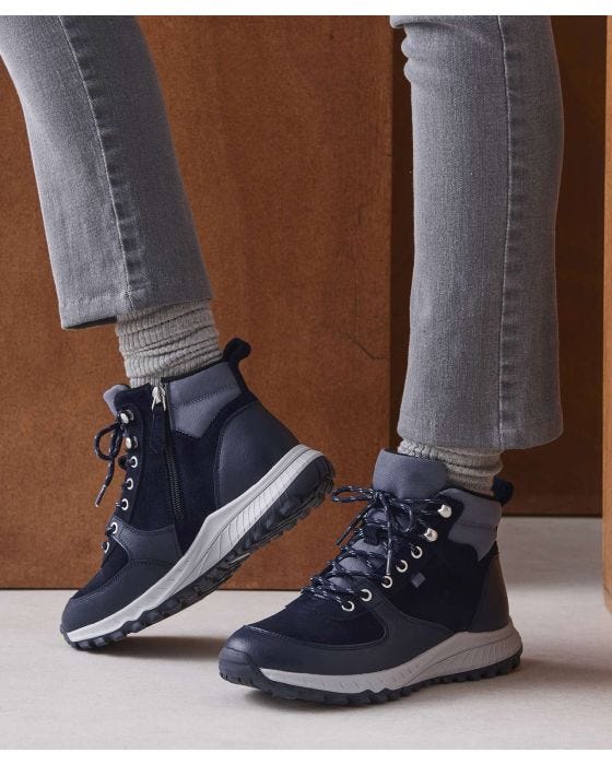 Water resistant walking clearance boots